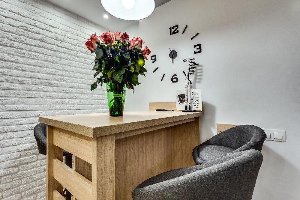 The Cube Rooms Lviv Exterior photo